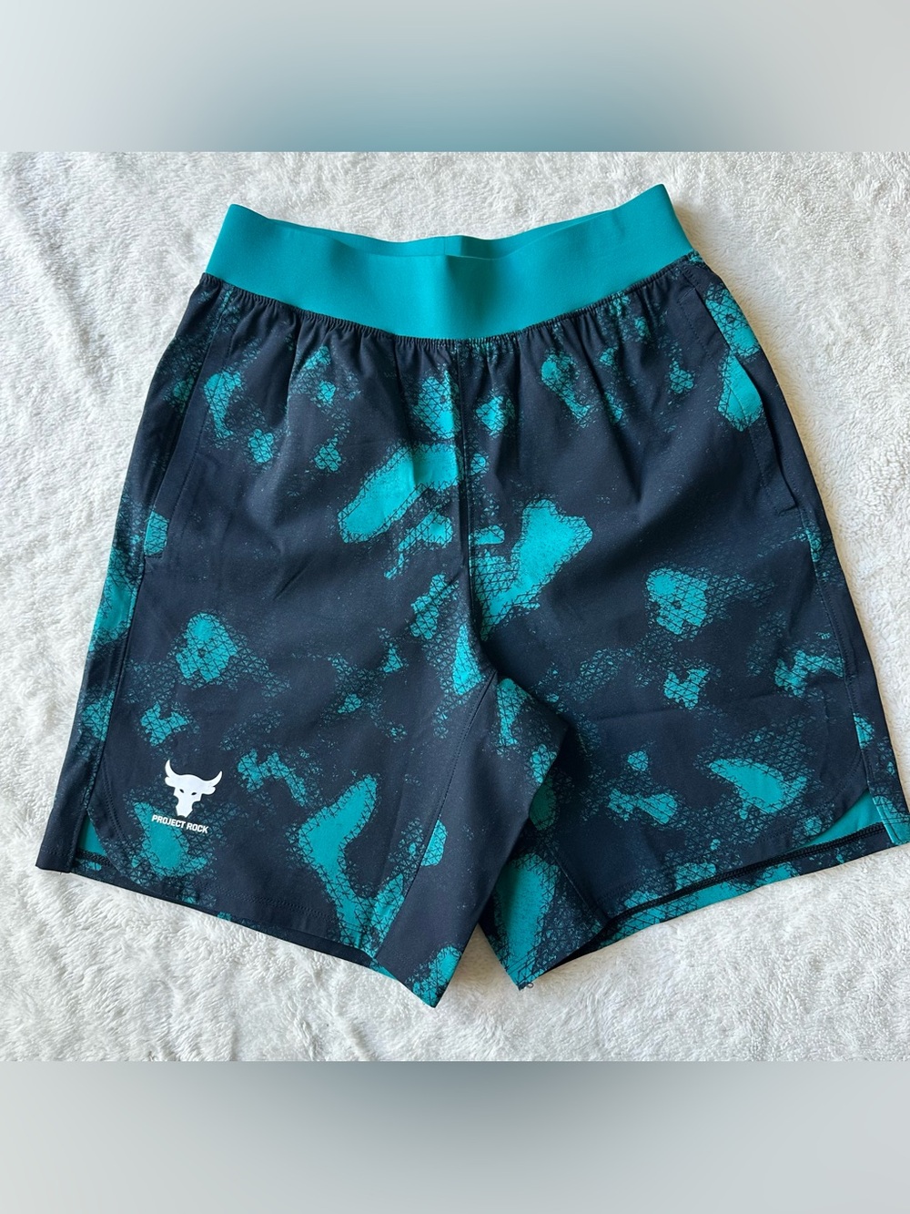 Under Armour Project Rock Camo Printed Shorts Mens Small Black Training NWT